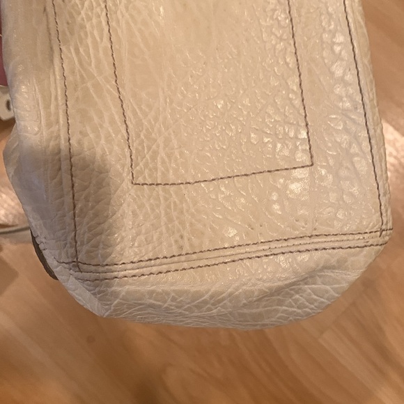 Cream Color hand/shoulder handbag - Picture 8 of 12